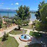 Villa Coastal Oasis *